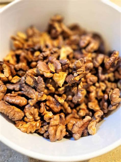 How To Toast Walnuts Easy Ways Vegnfit