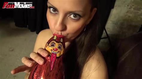 Deutsche Vollbusige Milf Masturbiert Im Keller Xhamster