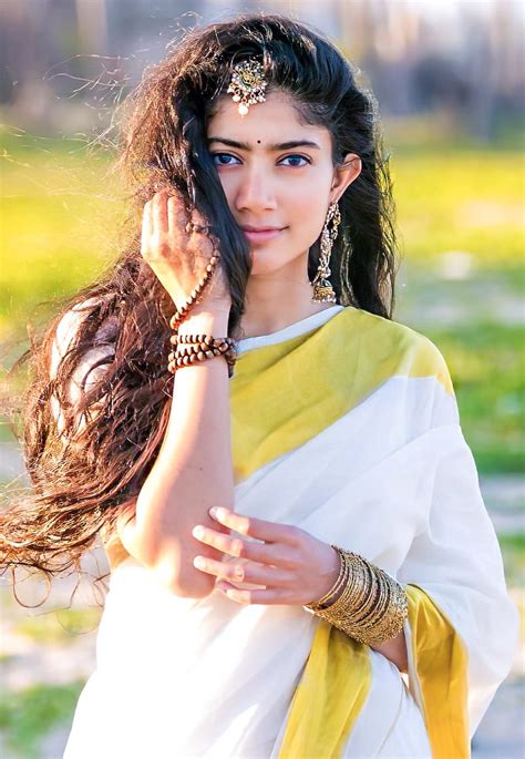 Saree Actress Sai Pallavi Fidaa Movie Actress In 2021 Saree