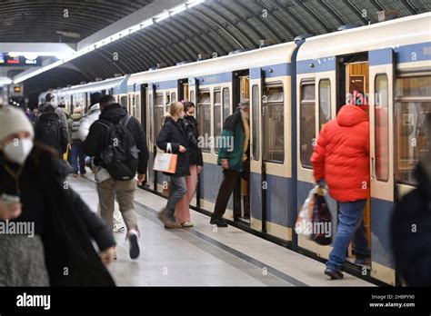 München Deutschland 20th Dez 2021 Öffentlicher Verkehr in Bussen und