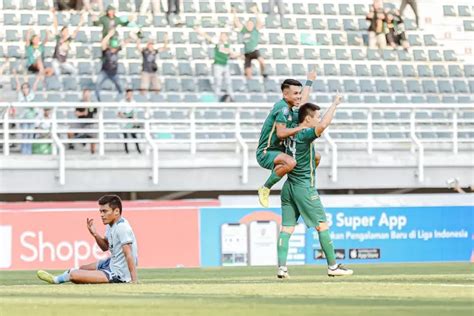 Sho Yamamoto Kembali Jadi Pahlawan Persebaya Raih Kemenangan Kandang