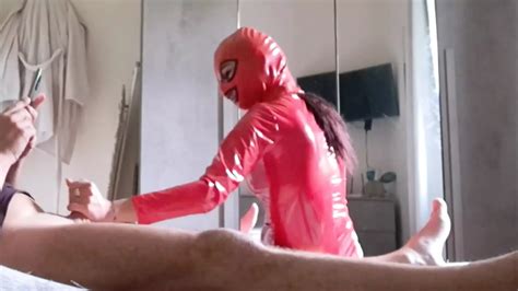 Une MILF En Combinaison En Latex Suce Et Avale Du Sperme XHamster
