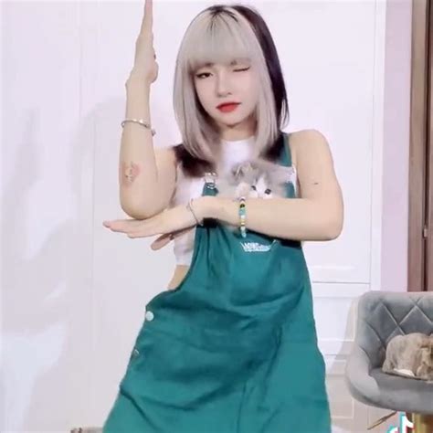 BST Hình Ảnh CiiN Bikini Sexy Gợi Cảm Trên Mạng Xã Hội