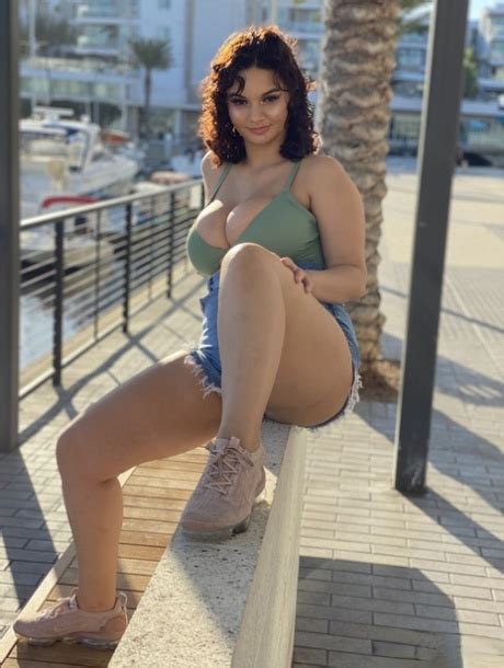 Curvy POV Nude Porn Pics PornPics