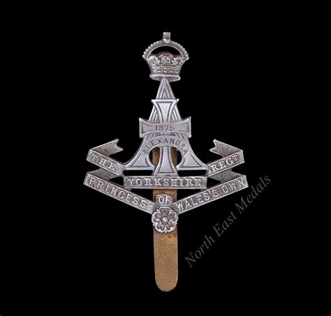 Yorkshire Regiment Cap Badge British Badges And Medals