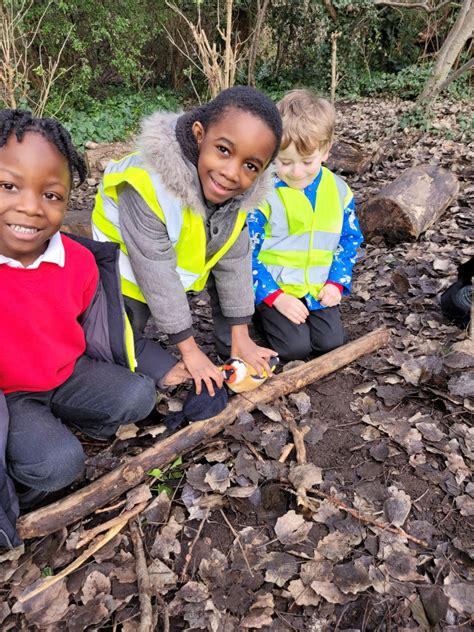 Year 1 Forest School Nest Building Daubeney Primary School