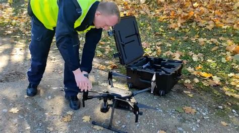 Akcja Policji Z Dronem Pod W Growcem Nagrali Kierowc W