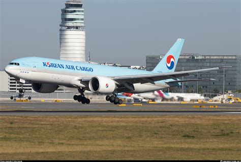 HL8076 Korean Air Boeing 777 FB5 Photo By Felix Sourek ID 1306504