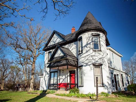 HGTVs New Scariest House In America To Feature Familiar Kansas