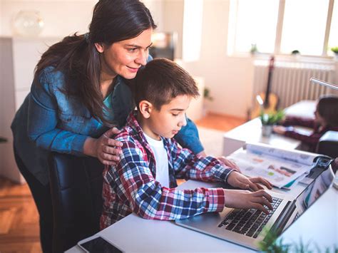 Consejos Para Padres Con Hijos Frente Al Uso De Internet Celulas Madrela