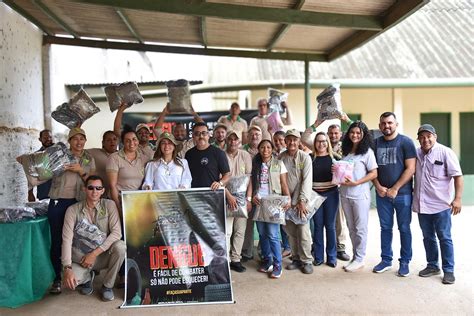 Prefeita Fernanda Hassem Faz A Entrega De Kits De Uniformes Anuncia