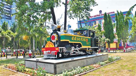 94-year-old loco, ‘Little Red Horse’ dazzles at WR’s revamped heritage ...