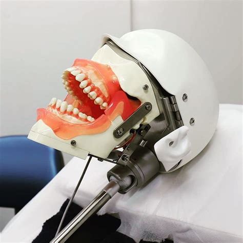 Phantom heads are getting creepier and creepier! Looks cool though ...