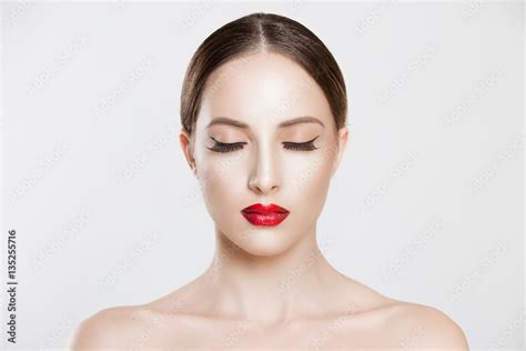 Pretty Beautiful Woman Girl Eyes Closed Long Eyelashes Dark Eyebrows Naked Shoulders Model
