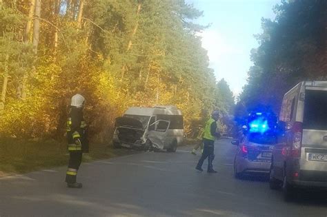 Wypadek W Gminie Kozienice Samoch D Osobowy Zderzy Si Z Busem Ranna