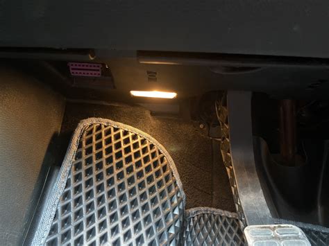 88.-Устновка подсветки ног.27.08.22. — Volkswagen Passat Variant (B6 ...