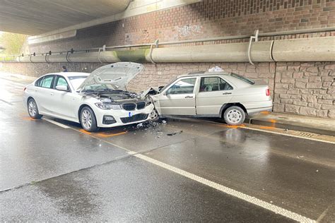 Zwei Schwerverletzte In Achern Bei Frontal Unfall Unter Der Br Cke