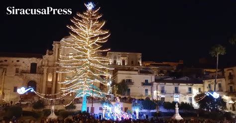 Tutto Pronto A Noto Per L Accensione Dell Albero Di Natale Pi Alto