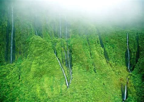 Top 10 Hawaiian waterfalls | Wondermondo