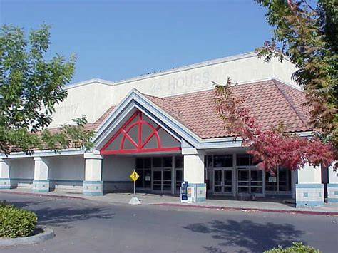 Former Super Kmart Fresno Ca The Kmart Opened First As A Flickr