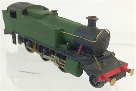 Graham Farish Gauge OO GWR Green 2 6 2 PraIrie Tank 8103 Engine Train