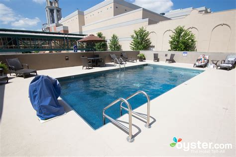 DoubleTree by Hilton Memphis Downtown Review: What To REALLY Expect If You Stay