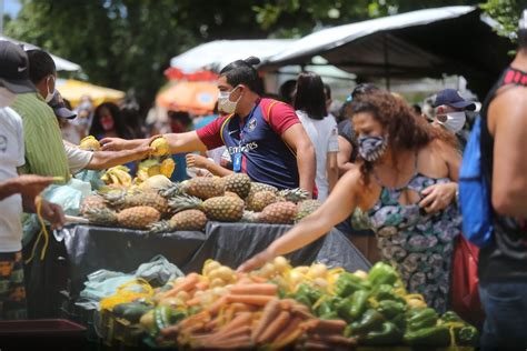 Feiras livres e comércio informal ainda não têm data para o retorno das