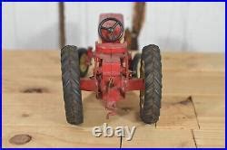 | Ertl Ih Farmall 404 Tractor Wide FrontInternational Harvester Tractor