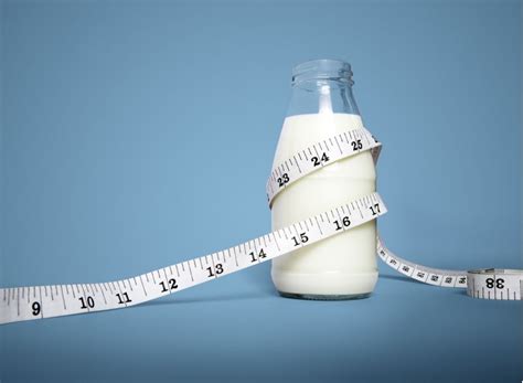 Surprising Side Effects of Drinking Skim Milk, Say Dietitians — Eat ...