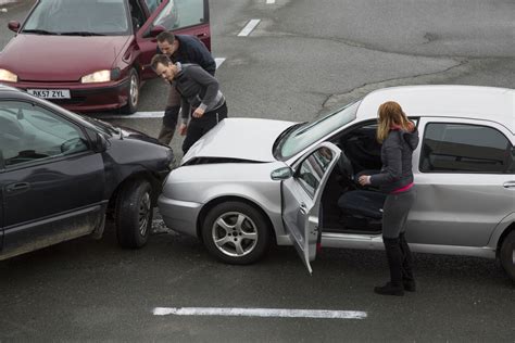 What To Do If You Get Into A Car Accident In Ontario Logel S Auto Parts