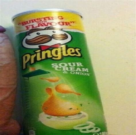 Создать мем "чипсы принглс сметана и лук, чипсы pringles со вкусом ...