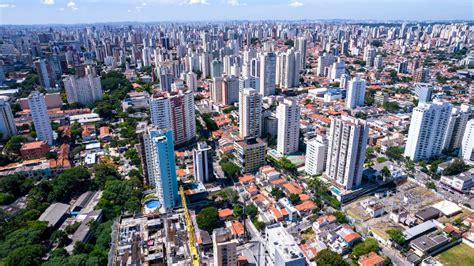 Urbanização brasileira causas e consequências Brasil Escola