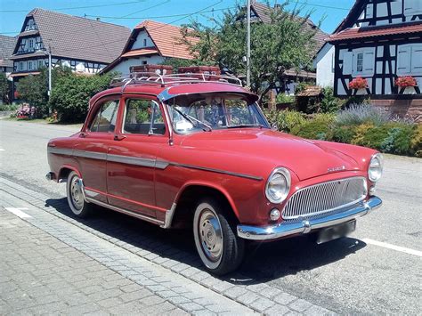 Liste des voitures anciennes de collection de l année 1960 Location