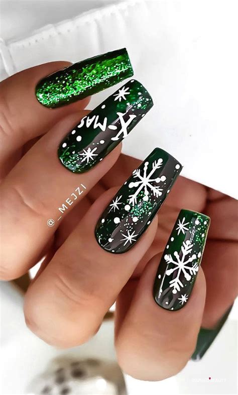 20 Green Christmas Nails Inspired Beauty