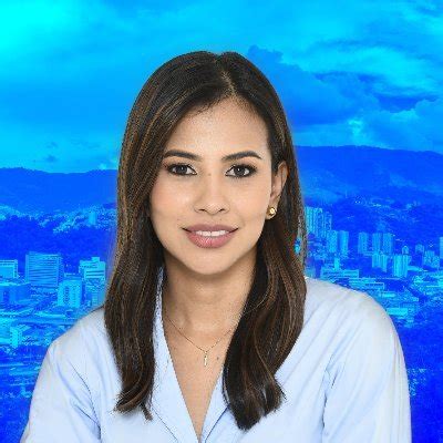 María Paulina Aguinaga renuncia a su contrato y salvó al gobernador