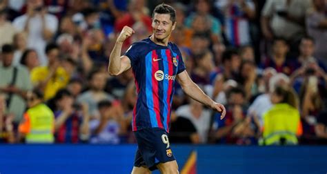 Fc Barcelone Pourquoi Lewandowski S Duit D J Le Vestiaire Du Bar A