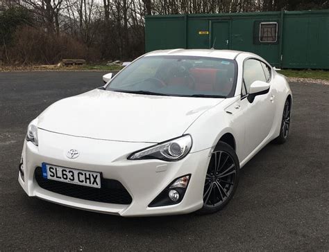 STUNNING PEARLESCENT WHITE TOYOTA GT86 AUTO FOR SALE | in Glenrothes ...