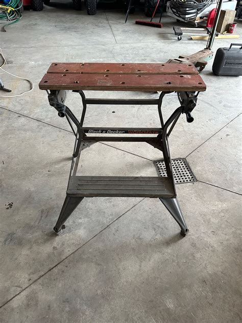 BLACK & DECKER WORK MATE FOLDING WORK BENCH