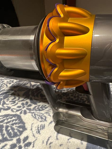 Dyson Süpürge V15 Toz Haznesi Koltuk Aparatı Ve Mor Çiçek Yeri Şikayetvar