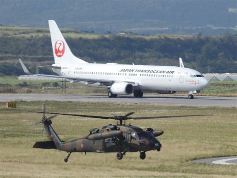 陸上自衛隊 Mitsubishi Uh 60ja 43111 石垣空港 航空フォト By Frankさん 撮影2019年12月16日