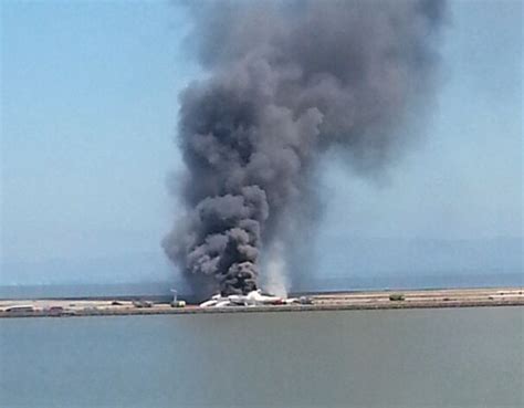 Asiana Airlines Flight Crash Lands At San Francisco Airport The Washington Post