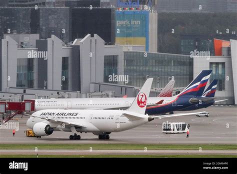 Moscow Airport Japan Airlines Hi Res Stock Photography And Images Alamy