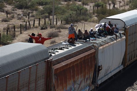 M Xico Migrantes Desaf An Operativos En Trenes Por Llegar A Eeuu