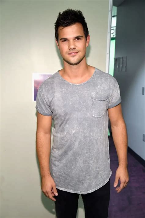 taylor lautner wife net worth