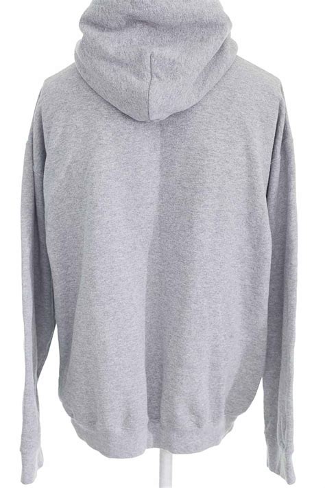 Sweater Color Gris Gildan Closeando