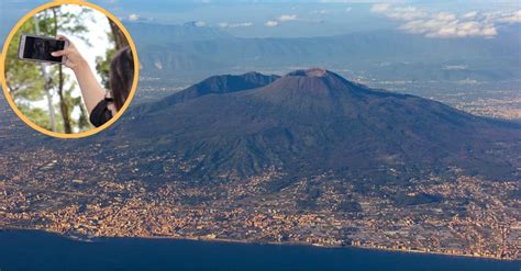 American Tourist Falls Into Mount Vesuvius Taking Selfie