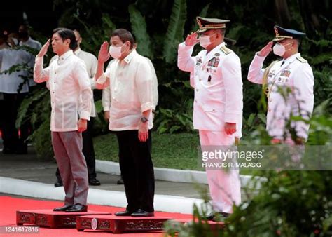 Rodrigo Duterte Sworn In As President Of The Philippines Imagens E