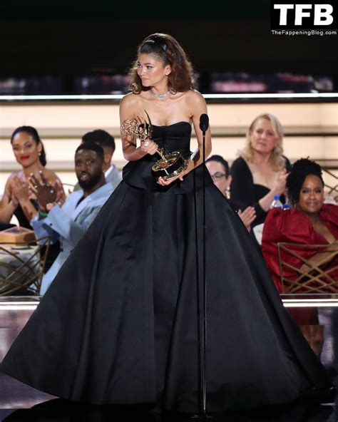 Zendaya Nude Leaks OnlyFans Photo TheFappening