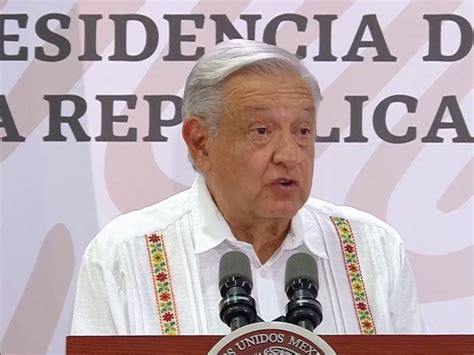 AMLO informa que Zoé Robledo no irá a campaña y que se quedará al