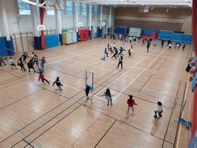 TOP 92 Badminton mardi 16 janvier 2024 École élémentaire Jules Ferry